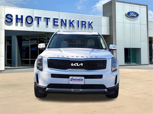 Used 2022 Kia Telluride EX w/ EX Premium Package image 2