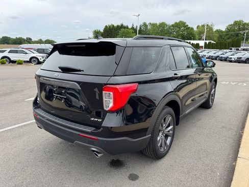 Certified 2023 Ford Explorer XLT w/ Equipment Group 202A AWD/4WD image 8