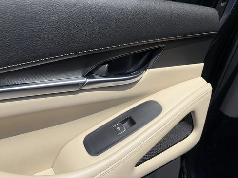 Used 2023 INFINITI QX60 Luxe w/ Cargo Package FWD image 19