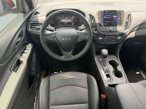 Certified 2023 Chevrolet Equinox RS w/ RS Leather Package FWD image 17