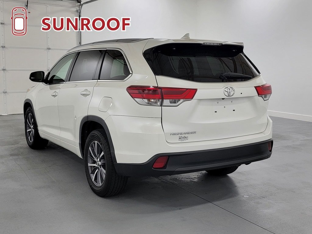 Used 2017 Toyota Highlander XLE FWD image 6