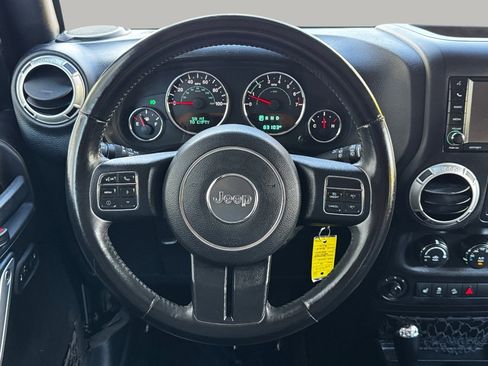 Used 2015 Jeep Wrangler Unlimited Sahara w/ Dual Top Group image 22