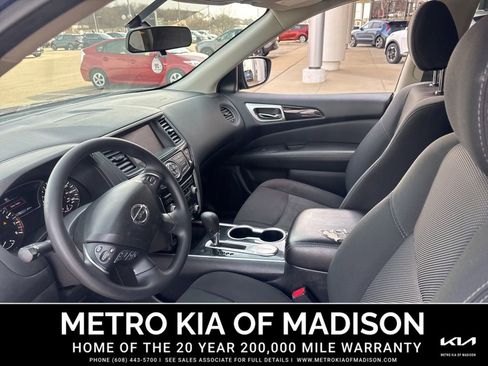 Used 2020 Nissan Pathfinder S FWD image 13