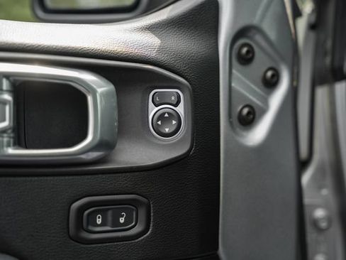 Used 2020 Jeep Wrangler Unlimited Sahara AWD/4WD image 49
