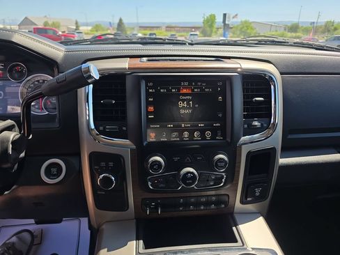 Used 2015 RAM 2500 Laramie w/ Black Appearance Group AWD/4WD image 20