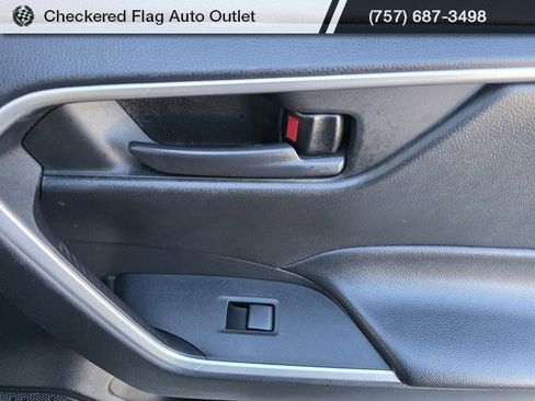 Used 2021 Toyota RAV4 LE image 47