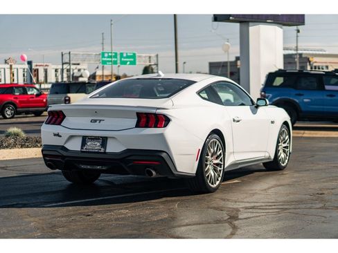 Used 2024 Ford Mustang GT Premium image 4