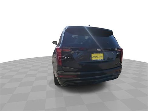 Used 2020 Cadillac XT6 Premium Luxury image 7