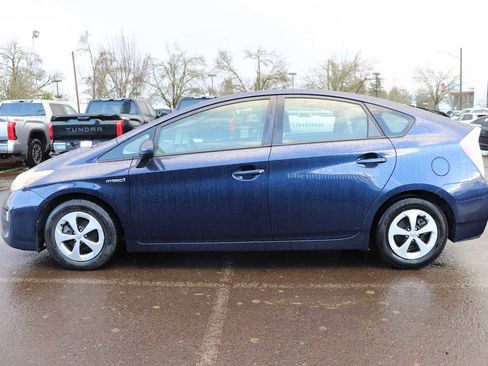 Used 2015 Toyota Prius Four image 8