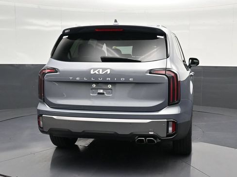Used 2025 Kia Telluride EX FWD image 2