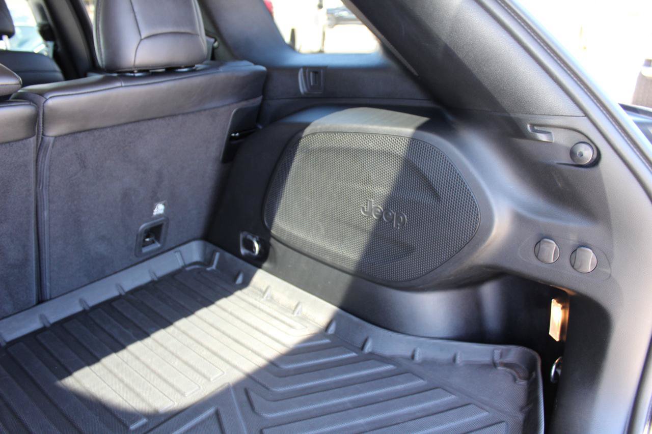 Used 2022 Jeep Cherokee Latitude w/ Sun & Sound Group AWD/4WD image 78