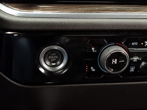 Used 2023 Chevrolet Silverado 1500 RST image 19