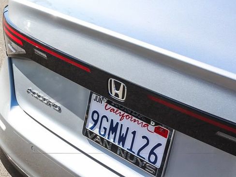 Used 2023 Honda Accord Touring image 11