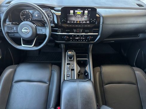 Used 2023 Nissan Pathfinder SL FWD image 12