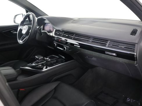 Used 2018 Audi Q7 3.0T Premium Plus w/ Premium Plus Package image 32