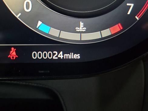 New 2025 Land Rover Range Rover SE image 18