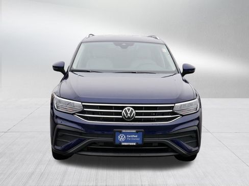 Certified 2022 Volkswagen Tiguan SE image 2