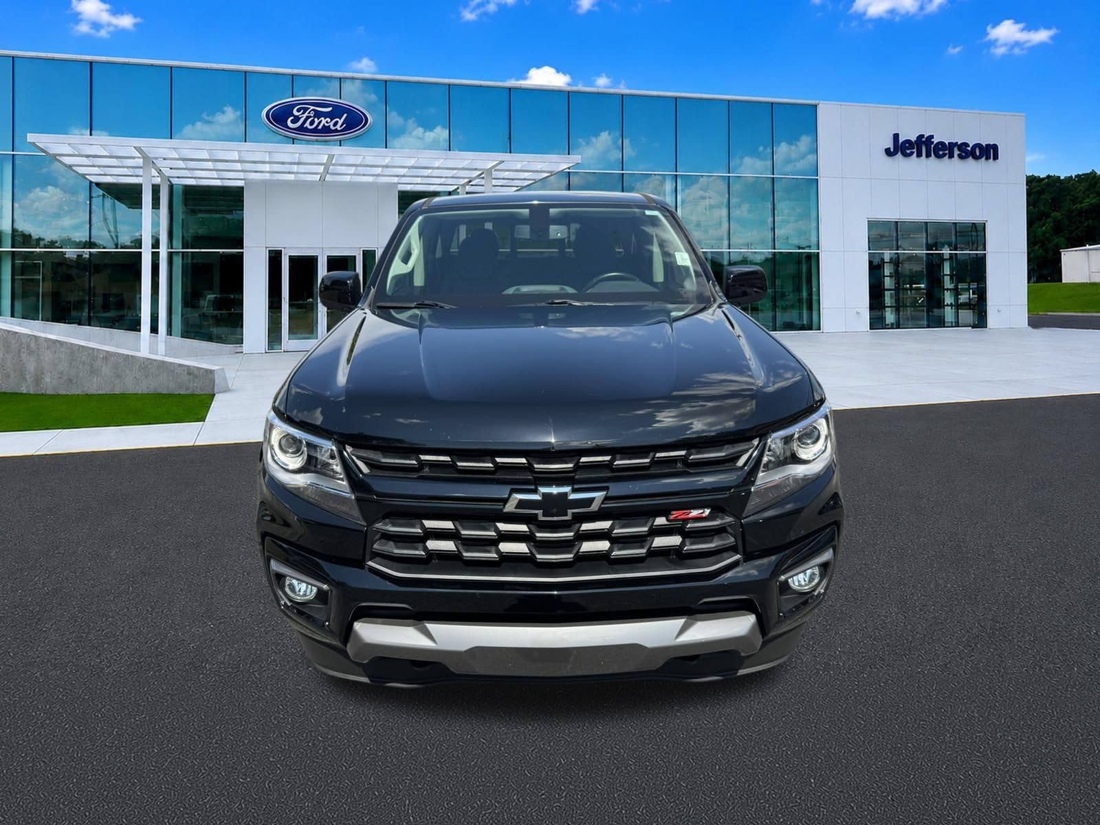 Used 2022 Chevrolet Colorado Z71 w/ Z71 Midnight Edition AWD/4WD image 2