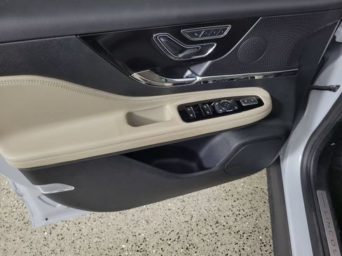 Certified 2025 Lincoln Corsair Grand Touring AWD/4WD image 21