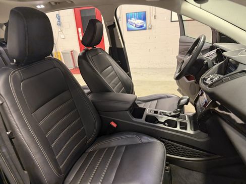 Used 2018 Ford Escape Titanium AWD/4WD image 23