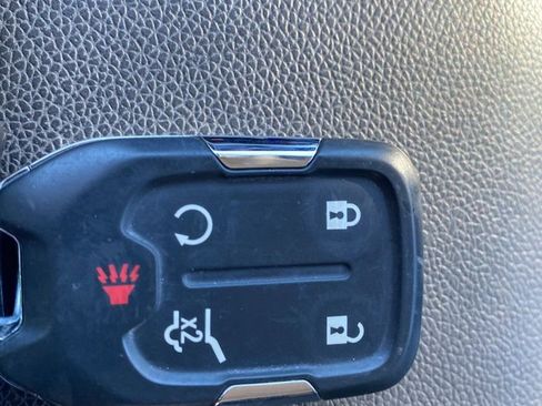 Used 2023 GMC Acadia SLT w/ Elevation Edition image 27