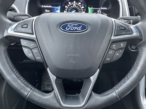 Used 2018 Ford Edge Titanium w/ Equipment Group 301A image 10