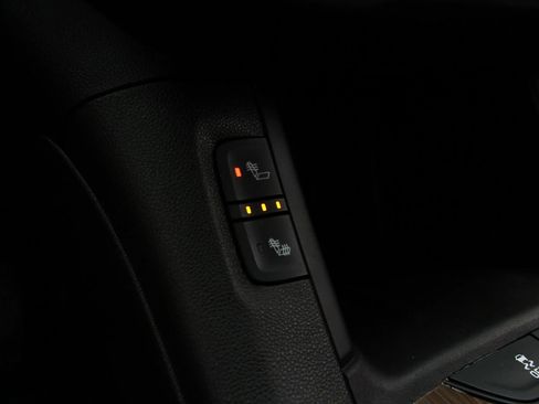 Used 2017 GMC Acadia SLE w/ Driver Alert Package I AWD/4WD image 33