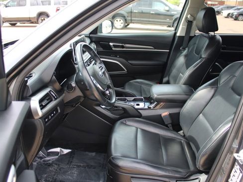 Used 2020 Kia Telluride LX AWD/4WD image 6