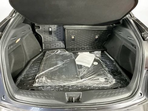 Used 2018 Toyota C-HR XLE FWD image 24