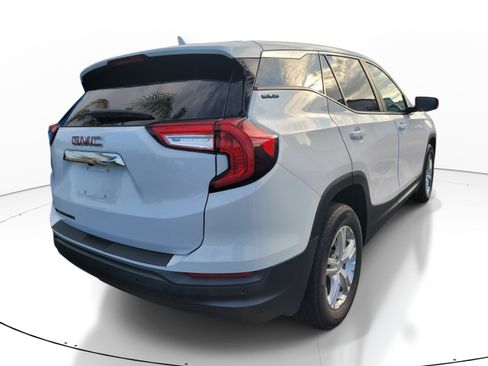 Used 2023 GMC Terrain SLE FWD image 4
