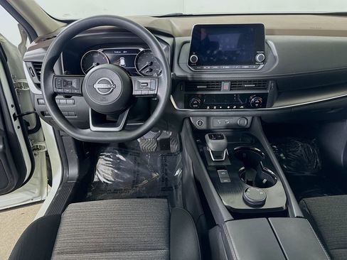 Used 2023 Nissan Rogue SV image 16