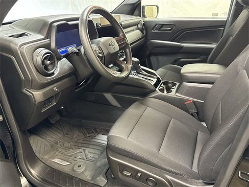 Used 2024 Chevrolet Colorado Trail Boss w/ Advanced Trailering Package image 11