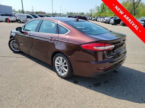 Used 2019 Ford Fusion SEL FWD image 5