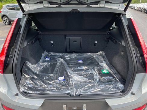 New 2026 Volvo XC40 B5 Plus w/ Protection Package Premier image 11