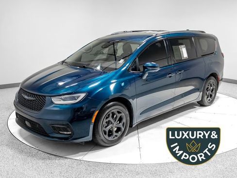 Used 2021 Chrysler Pacifica Touring-L w/ S Appearance Package FWD image 1