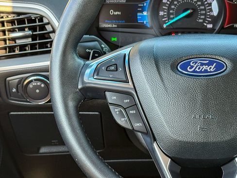 Used 2018 Ford Edge SEL w/ Equipment Group 201A AWD/4WD image 19
