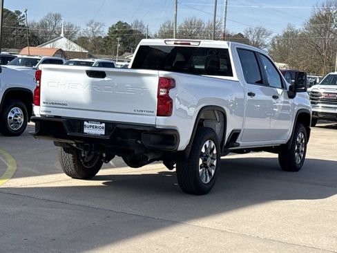 Used 2025 Chevrolet Silverado 2500 Custom w/ Custom Convenience Package image 3