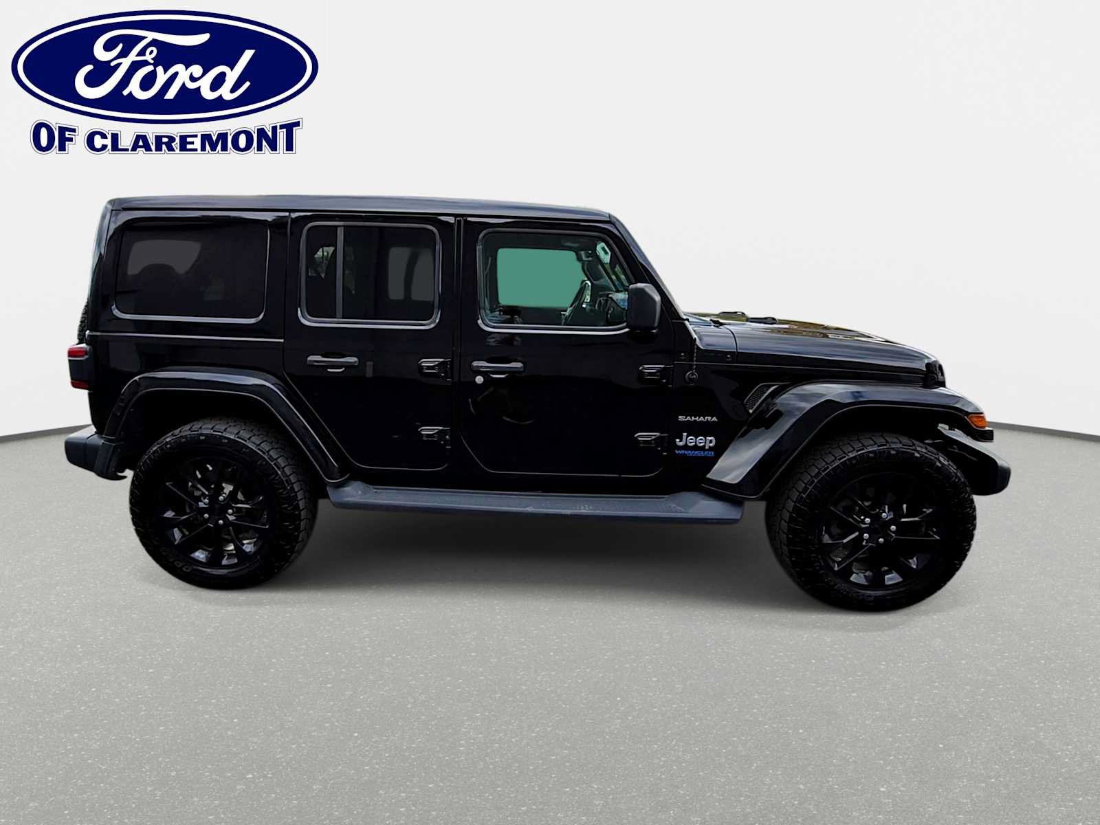 Used 2021 Jeep Wrangler Unlimited Sahara w/ Cold Weather Group AWD/4WD image 9