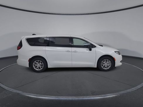 New 2027 Chrysler Pacifica LX FWD image 17