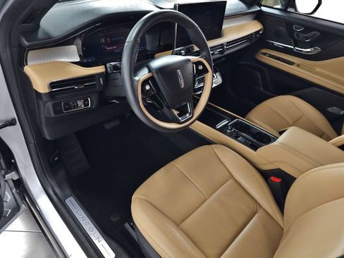 Used 2023 Lincoln Corsair Reserve FWD image 16