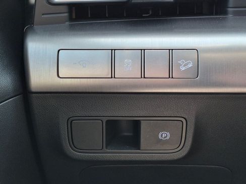 Used 2025 Hyundai Kona SEL FWD image 15