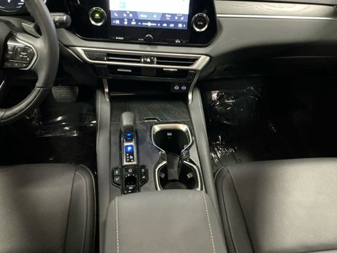 Used 2024 Lexus RX 350 Premium w/ Accessory Package AWD/4WD image 16