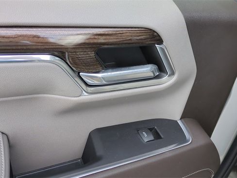 Used 2022 Chevrolet Silverado 1500 LT image 15