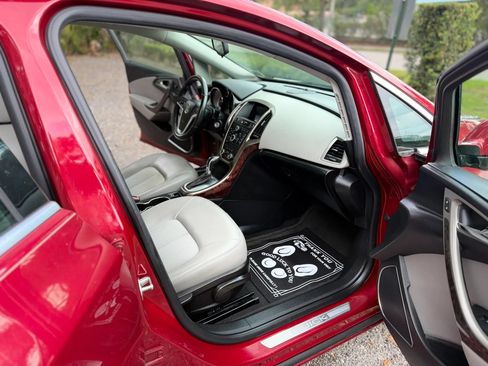 Used 2013 Buick Verano FWD image 6