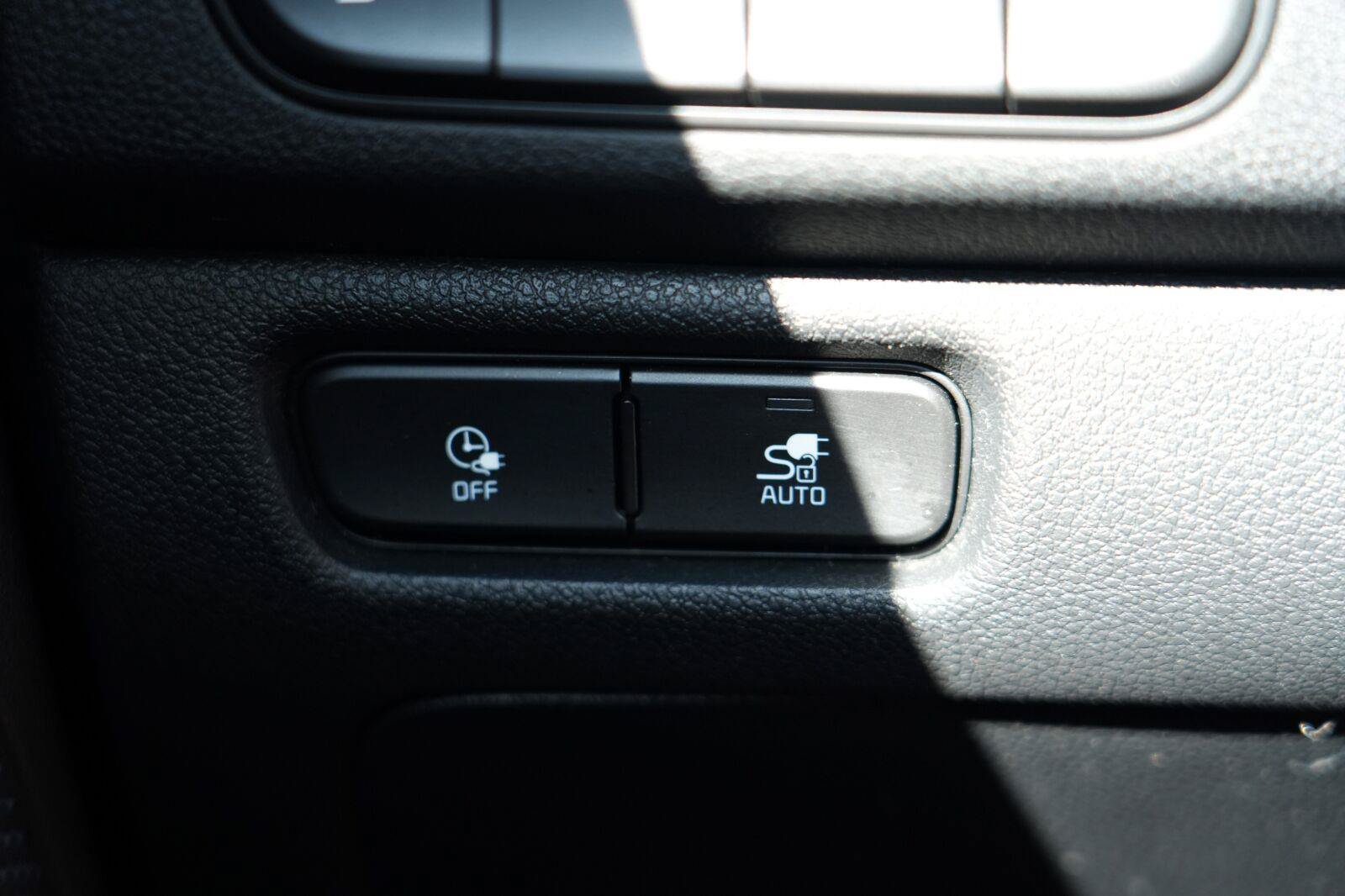 Used 2019 Kia Niro EX Premium FWD image 19