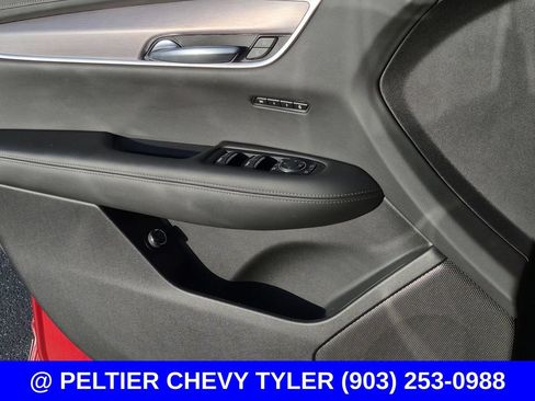 Used 2025 Cadillac XT6 Luxury FWD image 32