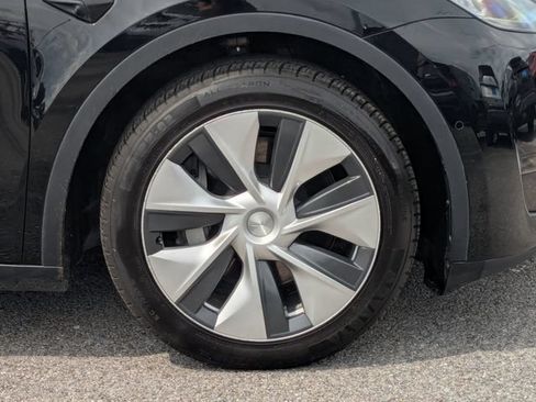 Used 2022 Tesla Model Y Long Range AWD/4WD image 11
