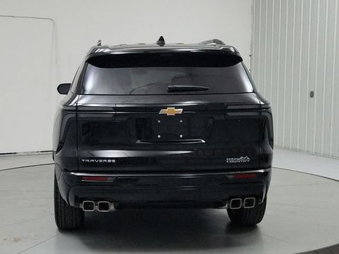 Used 2026 Chevrolet Traverse High Country FWD image 6
