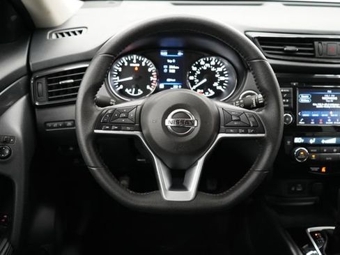 Used 2020 Nissan Rogue SV AWD/4WD image 16