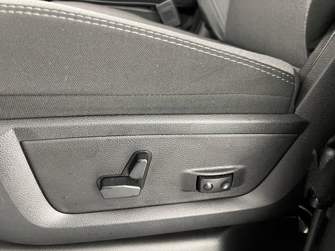 Used 2024 RAM 2500 Big Horn w/ Bed Utility Group image 24